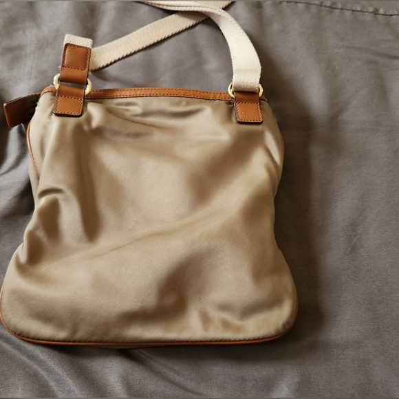 Crossbody - Picture 4 of 8